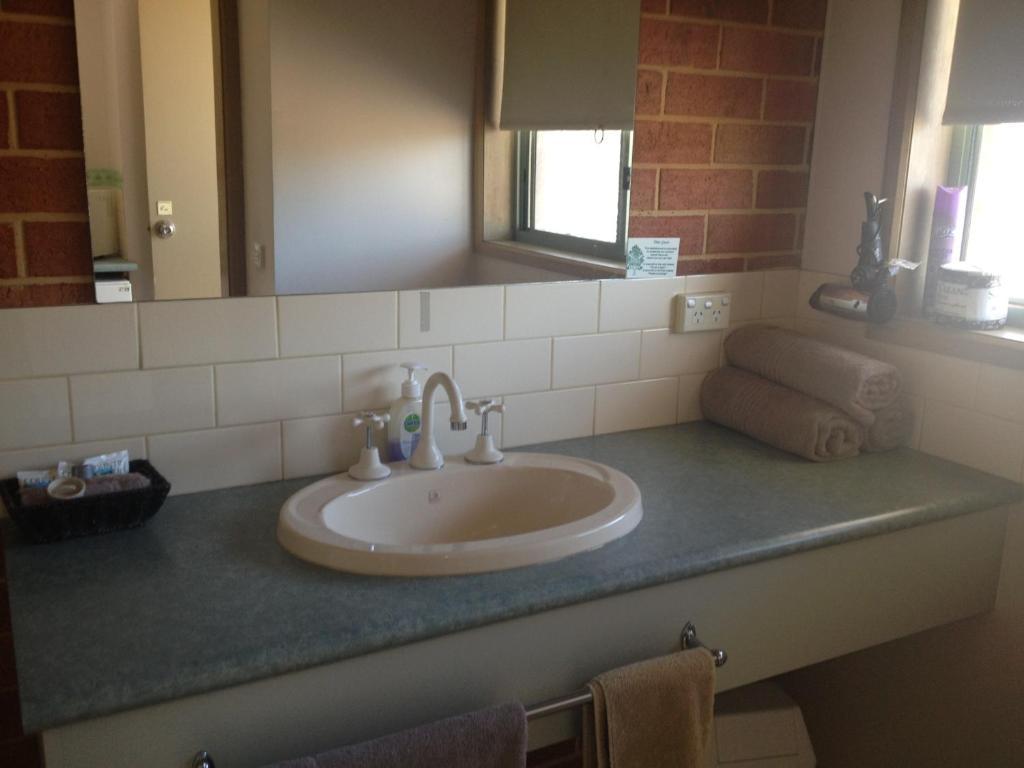 Rose Garden Motel Geelong Bagian luar foto